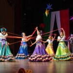 La Tradición de los Eventos Sociales y Bailes en Diferentes Épocas: Reavivando el Encanto